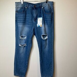 AQ JEANS SZ 18 DISTRRES COLUMBIA BUTT LIFT